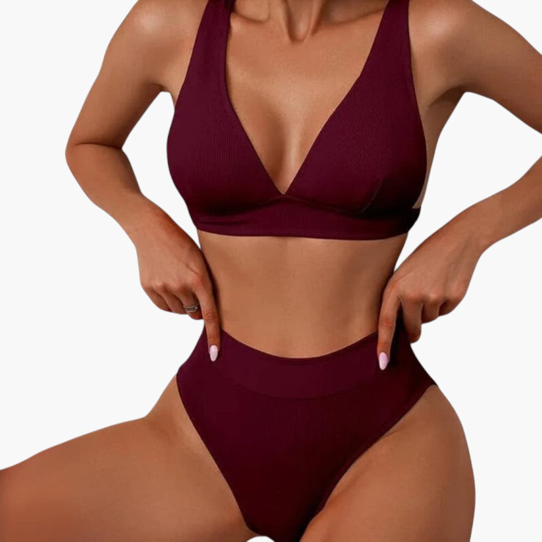 Ribstrikket damebikini med brede stropper