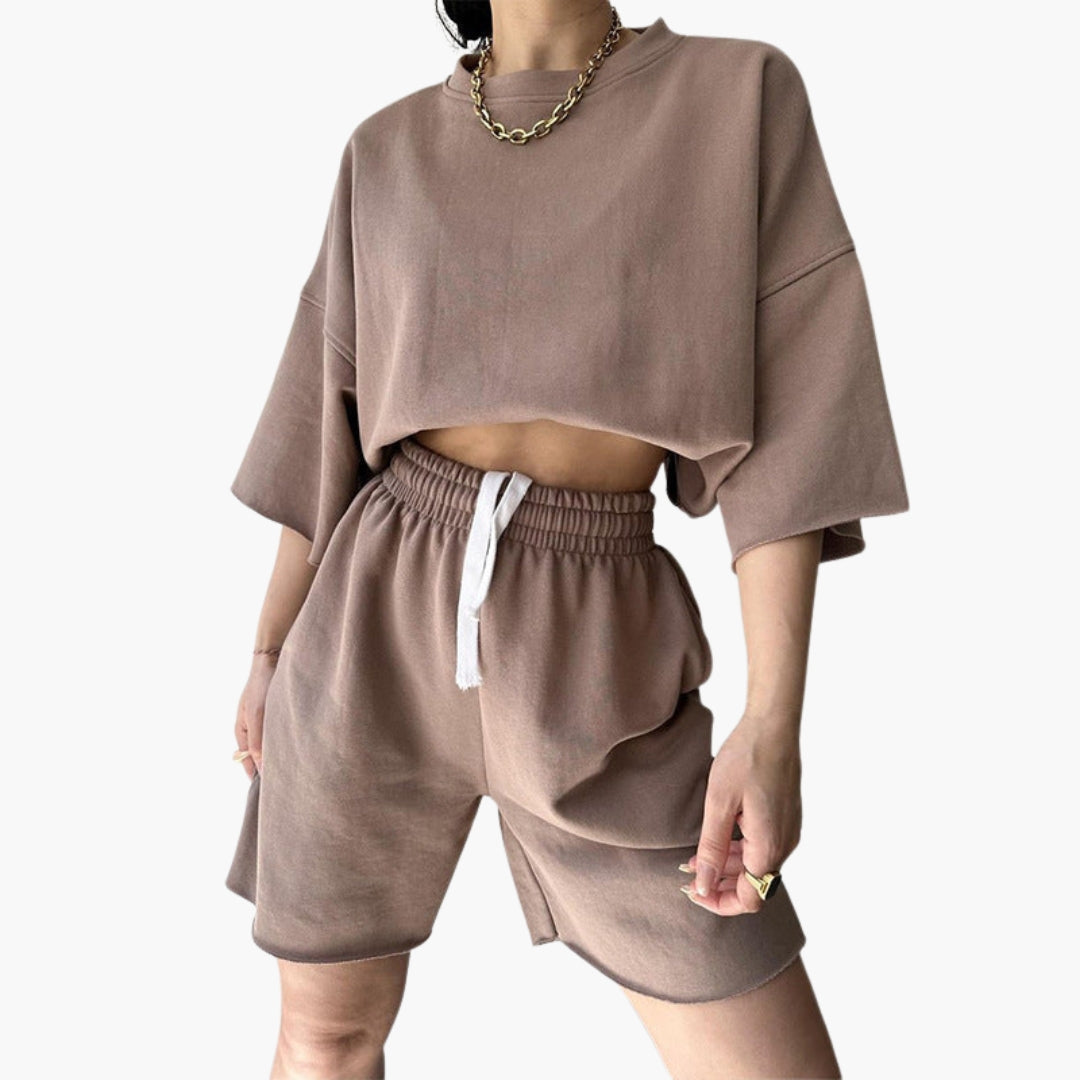 Damesportsett med kort topp og shorts med snor