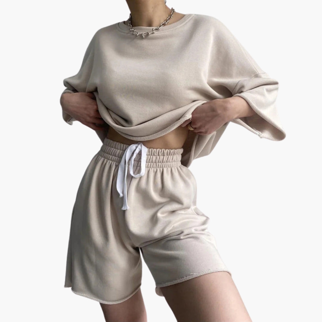 Damesportsett med kort topp og shorts med snor