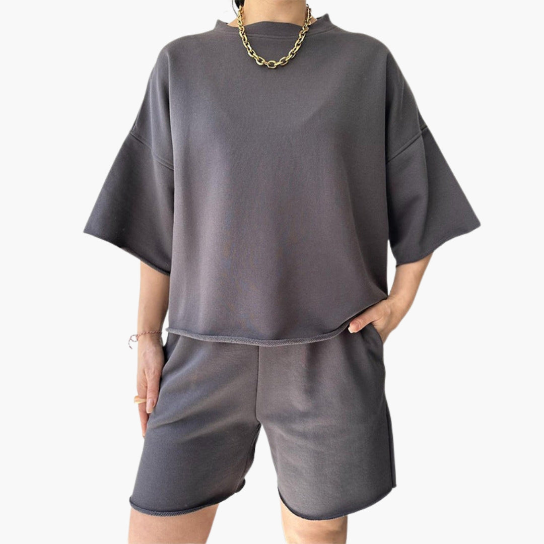 Damesportsett med kort topp og shorts med snor