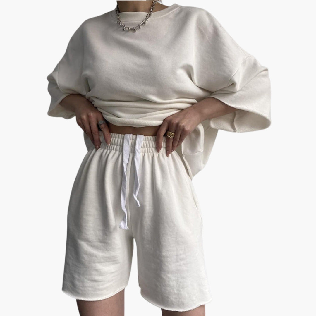 Damesportsett med kort topp og shorts med snor