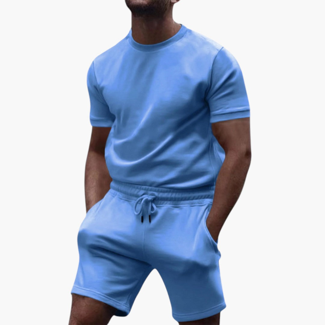 Ensemble de sport hommes avec T shirt et shorts