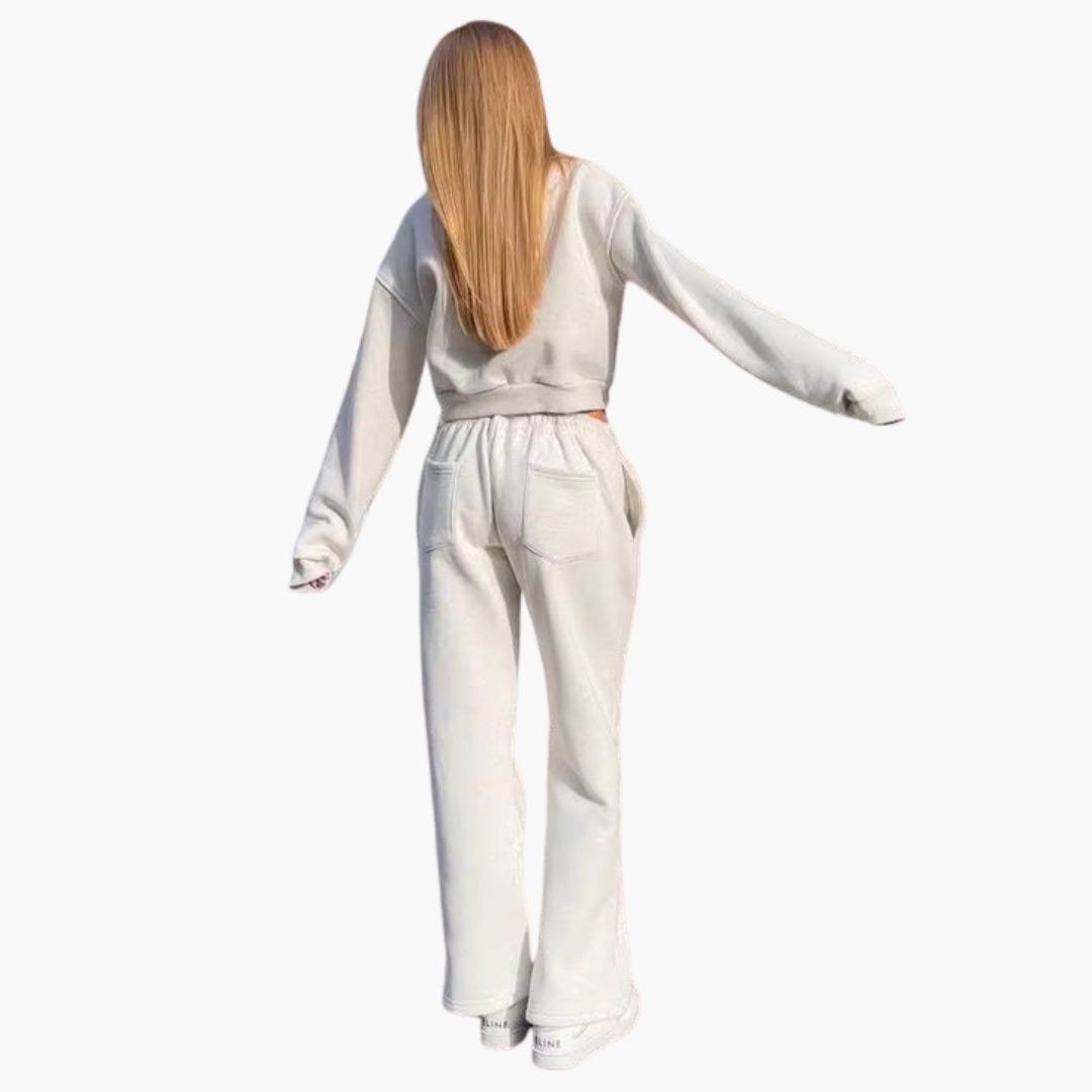 Completo relax donna con top con zip e pantaloni larghi