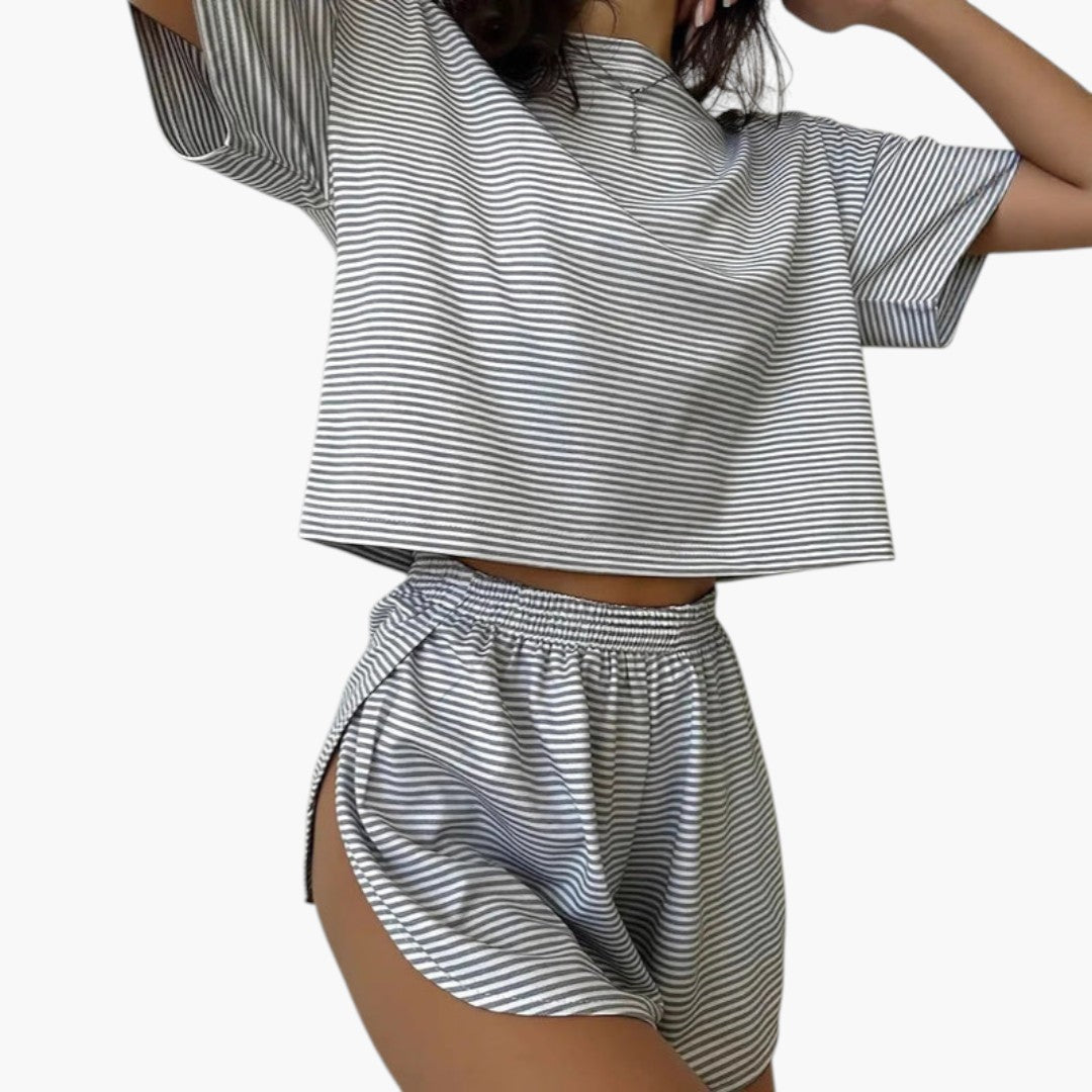 Completo donna due pezzi con top a righe e pantaloncini
