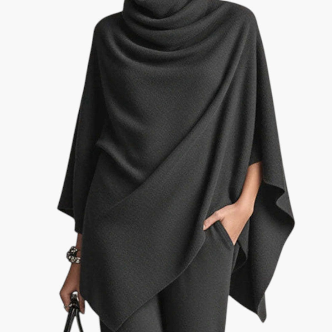 Completo due pezzi da donna con taglio drappeggiato e vita aderente
