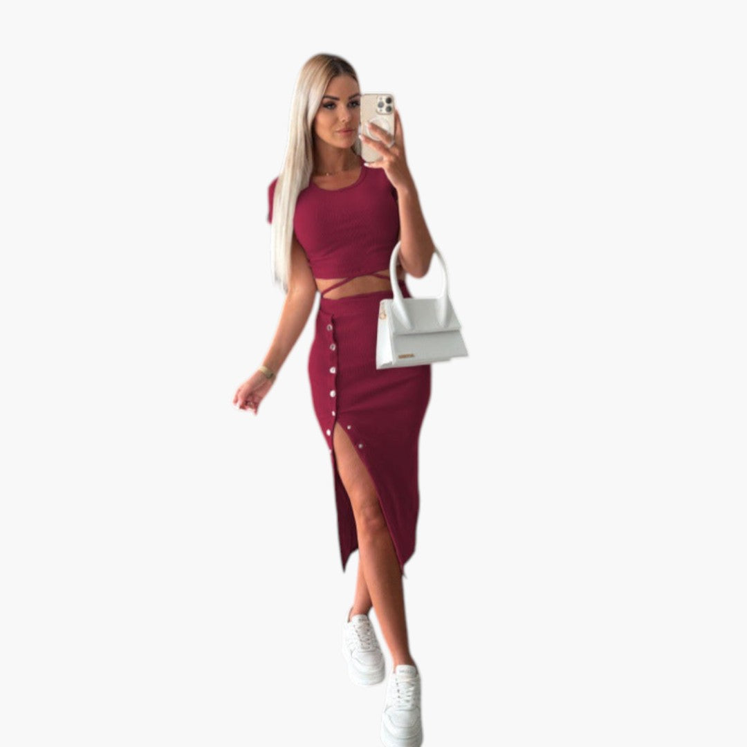 Completo due pezzi da donna con gonna a bottoni