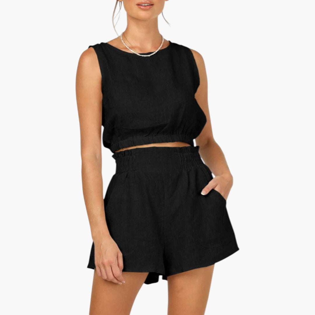 Completo donna con camicetta in lino e pantaloncini a vita alta