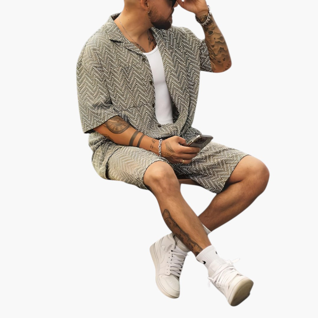 Ensemble hommes en deux pièces avec shorts amples