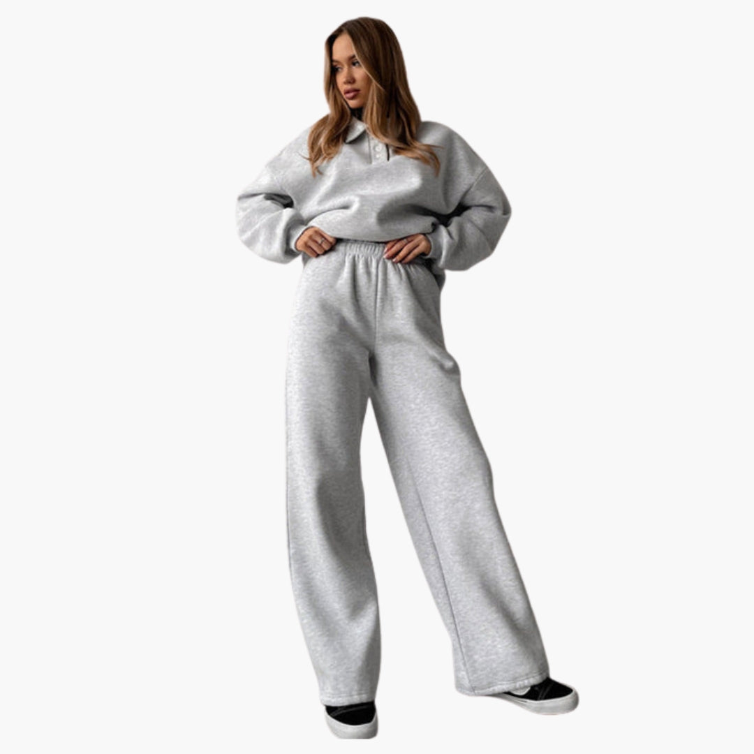 Conjunto polar feminino com gola alta tipo polo e calças largas