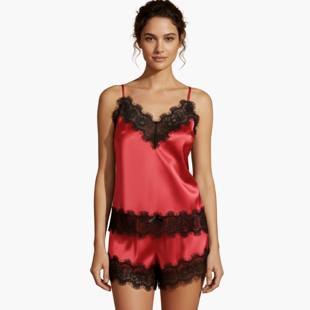 Conjunto de pijama feminino em cetim com estampa de coração e acabamentos em renda