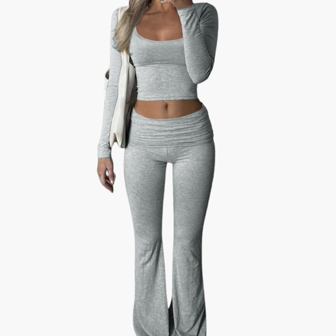 Women's sportswear set with square neckline and wide-leg pants
