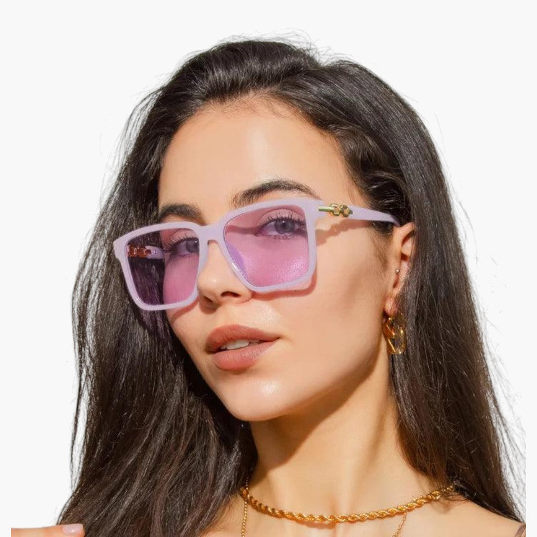 Women's Sunglasses with Square Frame and Gradient Lenses