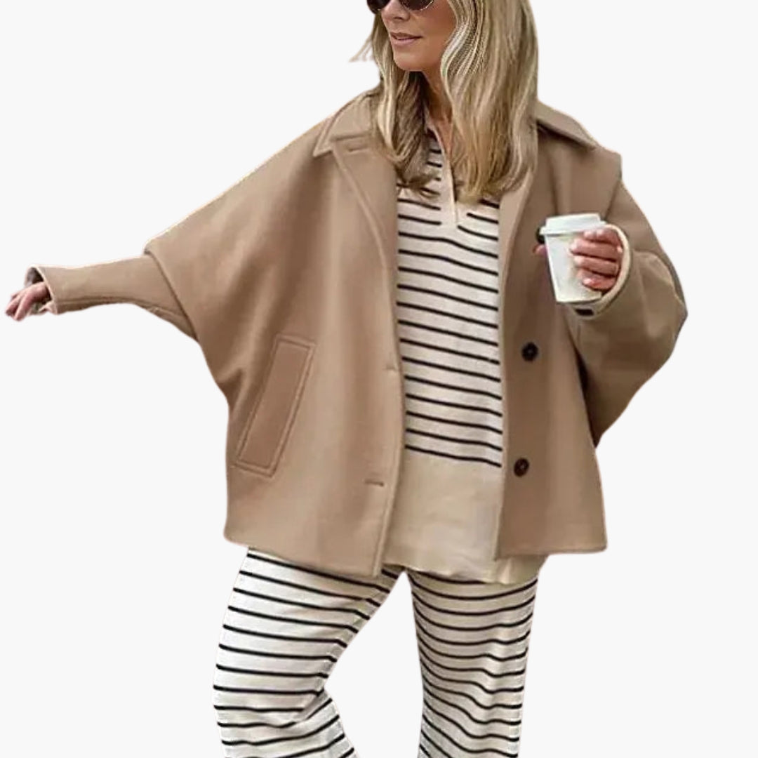 Cappotto corto donna con collo a risvolto e maniche larghe