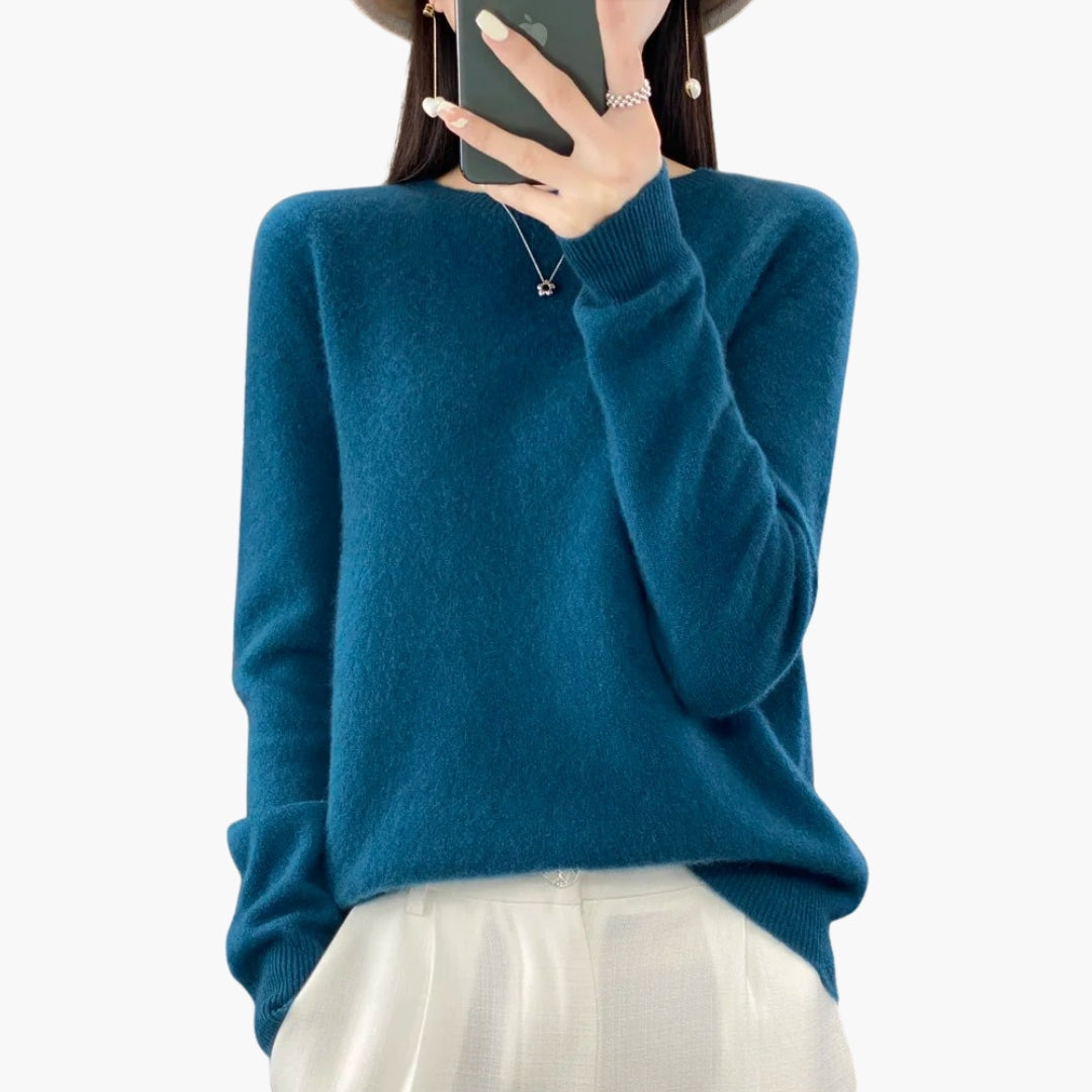 Women's Knit Pullover with Round Neck and Ribbed Cuffs