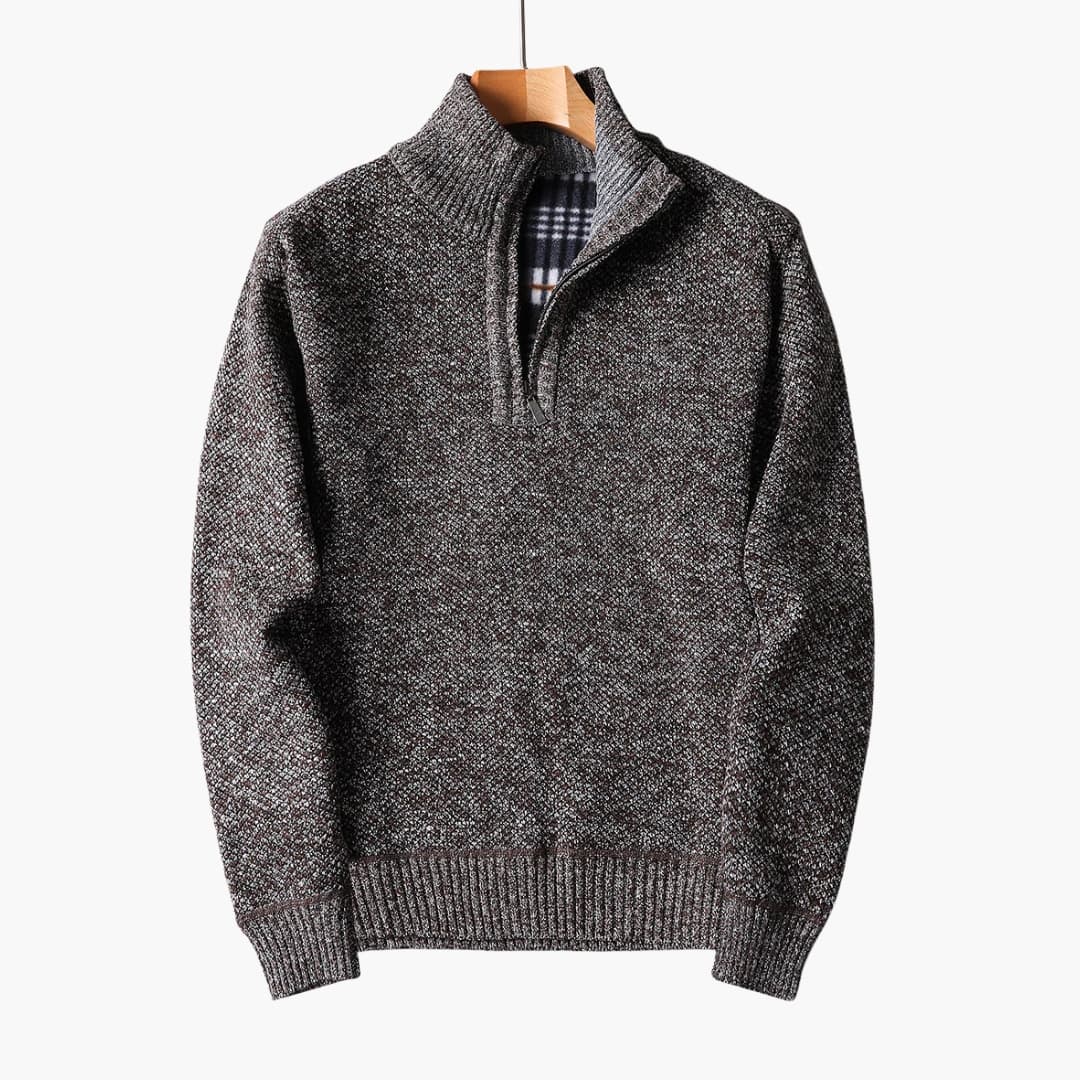 Knitted pullover for men with half zip and ribbed collar