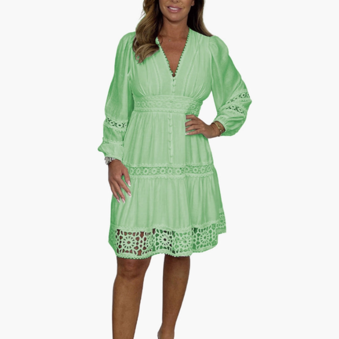Robe Bohème Femme avec Finitions Décoratives et Col V