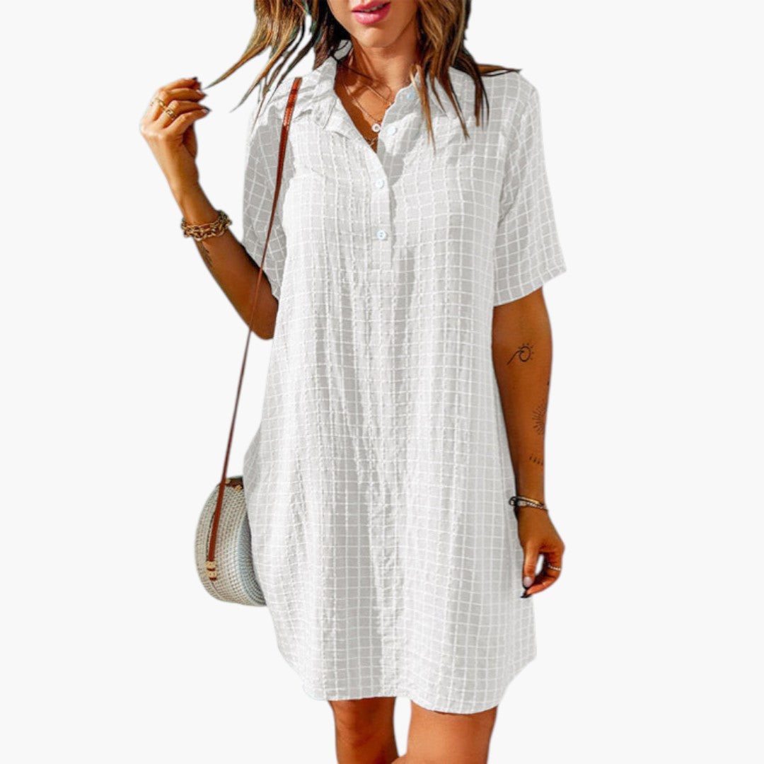 Robe chemise pour femmes avec manches courtes et motif à carreaux