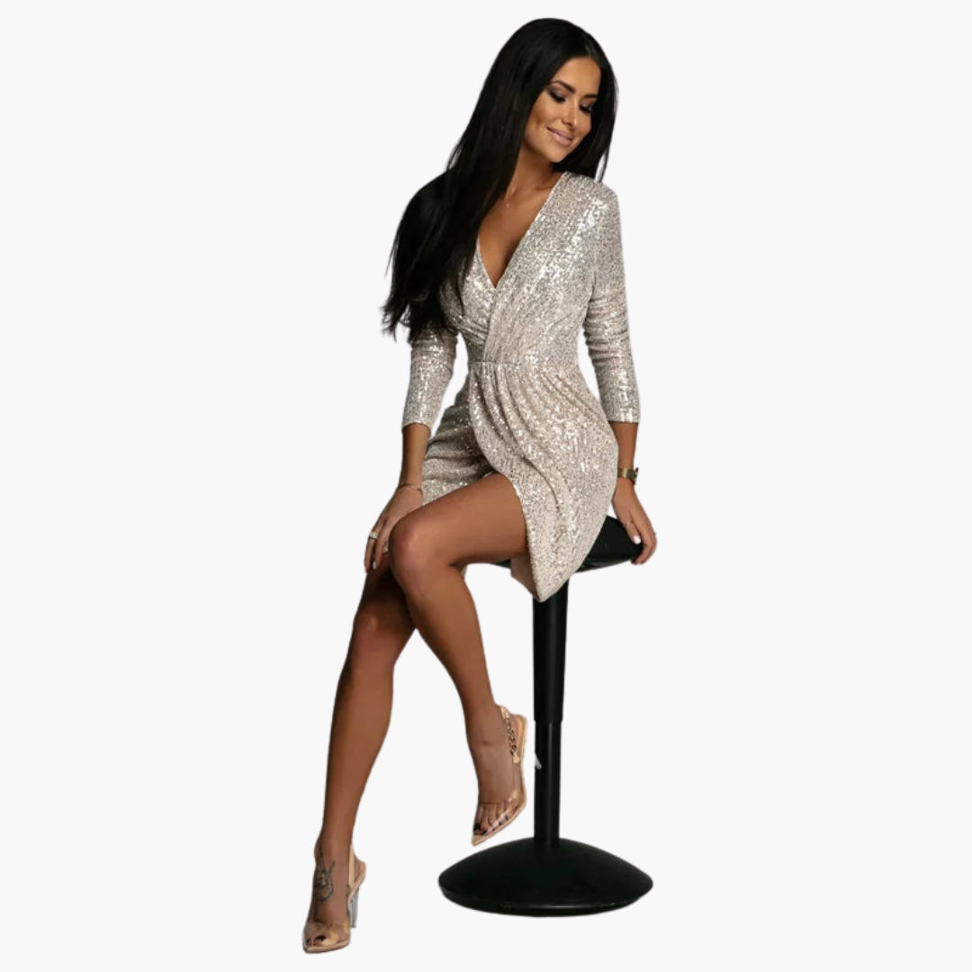 Robe curta feminina com lantejoulas e frente cruzada