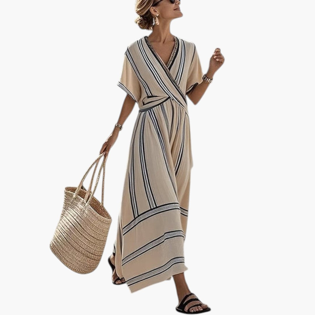 Women's maxi dress with a flowing cut and short sleeves
