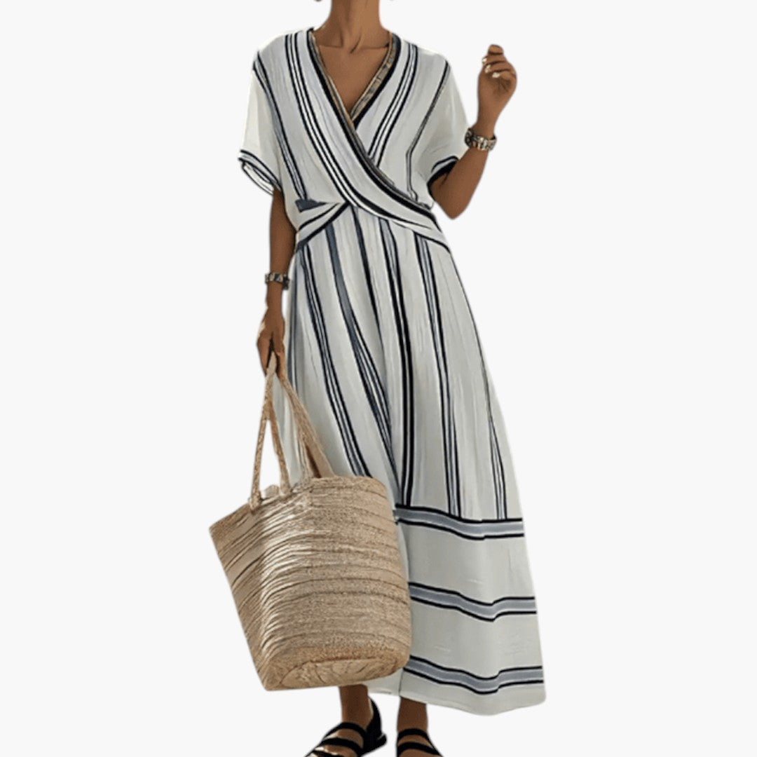 Women's maxi dress with a flowing cut and short sleeves