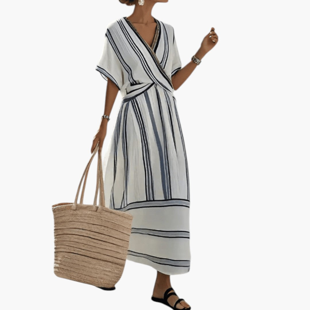 Women's maxi dress with a flowing cut and short sleeves
