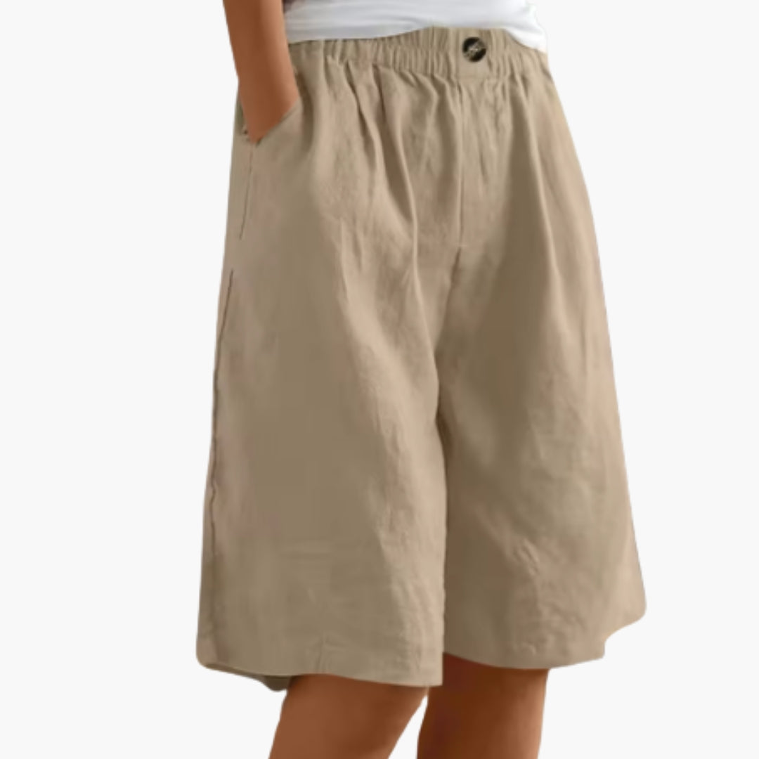Short feminino com bolsos laterais e cintura elástica