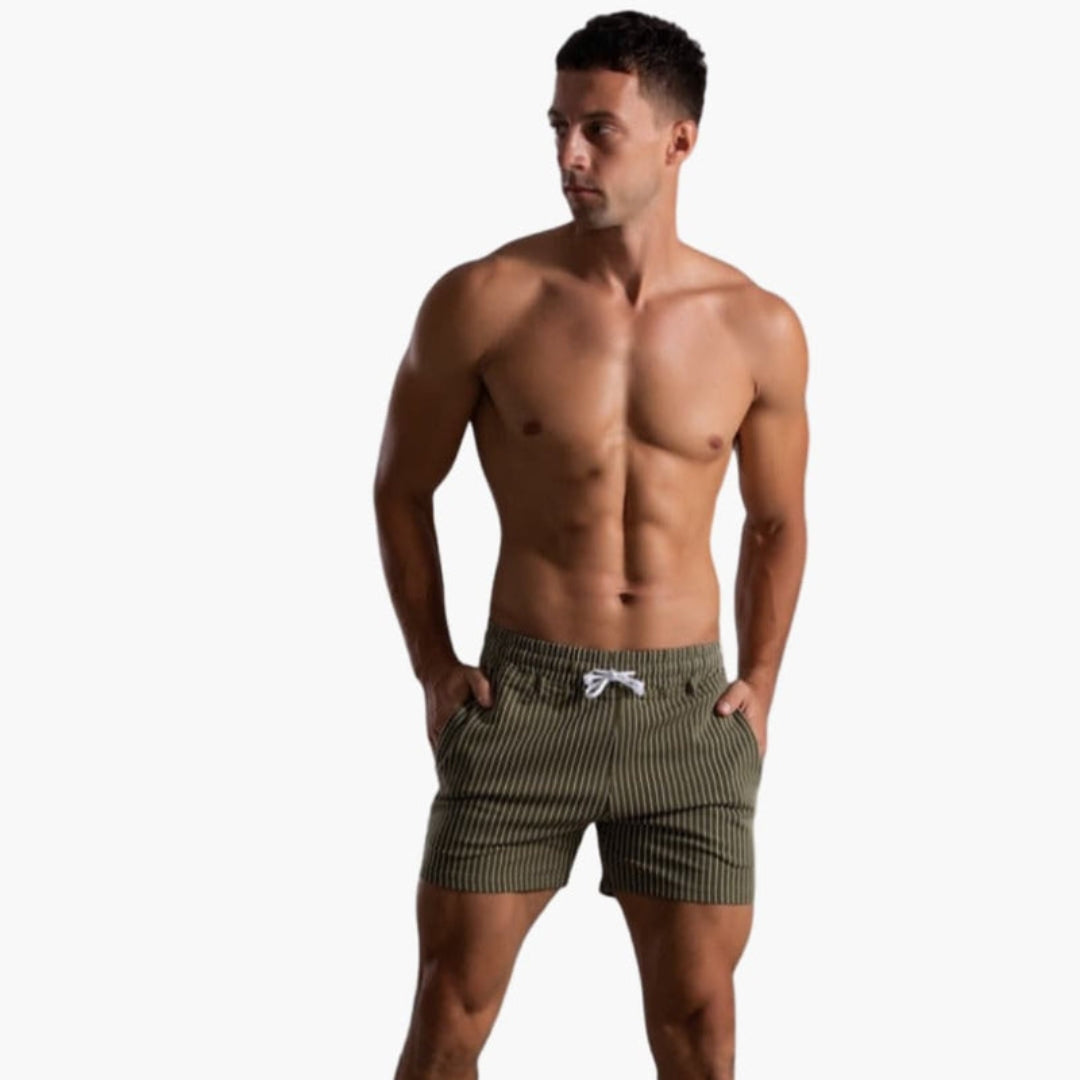 Short homme à cordon de serrage et motif rayé