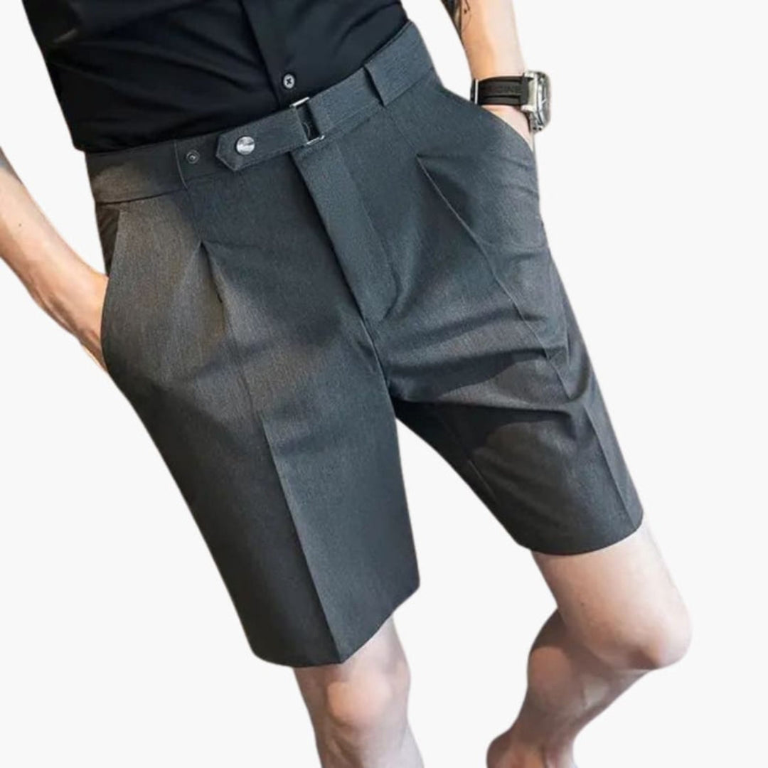 Short homme à plis avec passants de ceinture