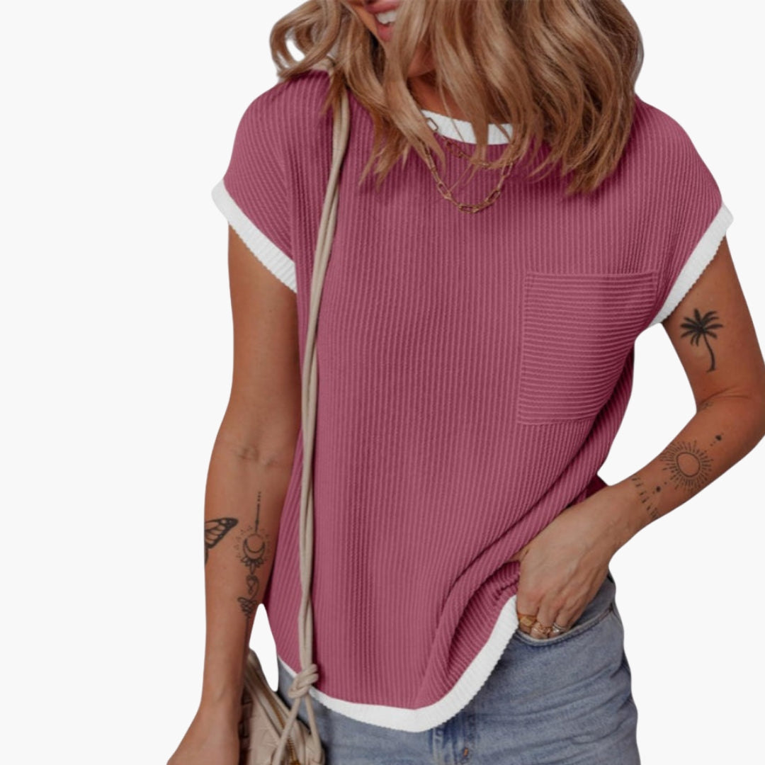 T-shirt Mulher com Decote Redondo e Bolso no Peito
