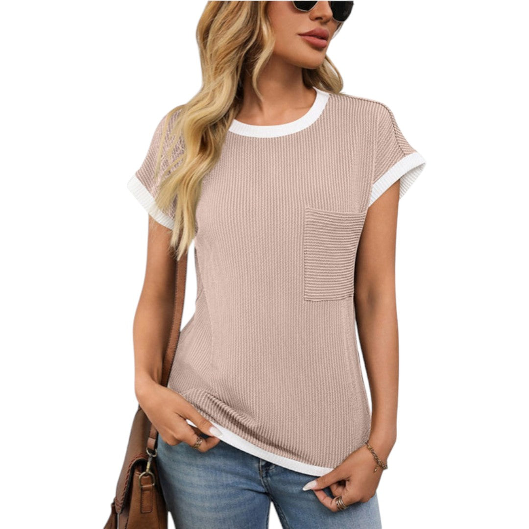 T-shirt Mulher com Decote Redondo e Bolso no Peito