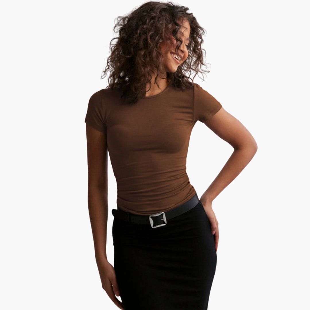 Women's round neck fitted cut T-shirt with stretch knit
