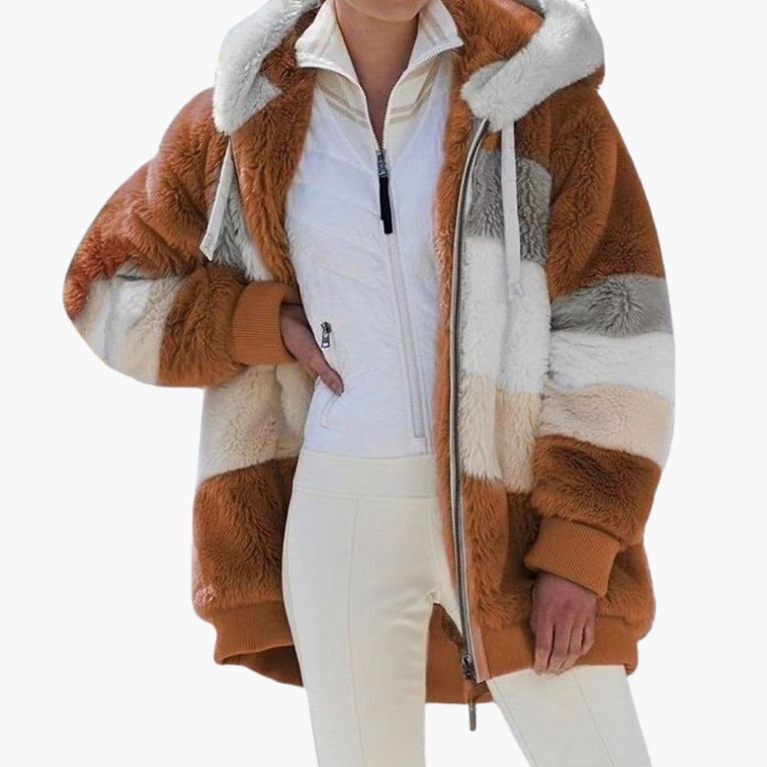 Casaco polar feminino com capuz e superfície riscada